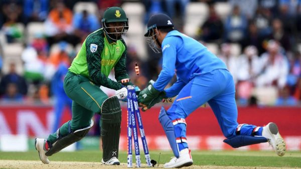 sunil-gavaskar-ms-dhoni-gloves-row-will-not-blur-indias-focus.Click to read full article.