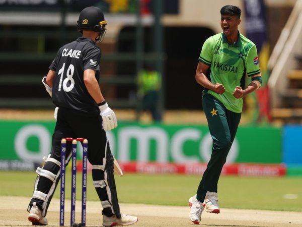 32-dots-39-balls-pakistan-u19-seamer-abdul-subhan-ends-with-4-11-in-must-win-u19-world-cup-game.Click to read full article.