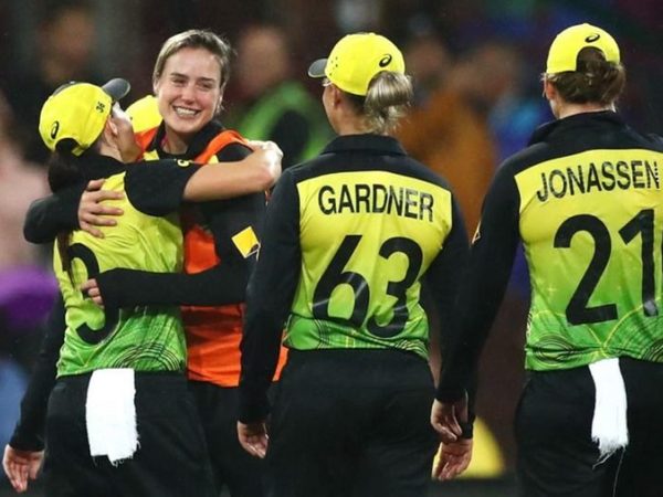 what-a-bloody-legend-perry-and-gilchrist-in-heart-warming-exchange-after-world-cup-injury.Click to read full article.