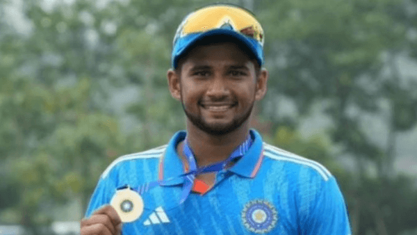 sarfraz-khans-brother-musheer-khan-blasts-47-ball-127-in-under-19-game.Click to read full article.