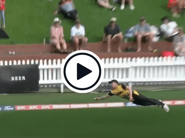 watch-incredible-super-smash-grab-hailed-one-of-the-best-outfield-catches-ever.Click to read full article.