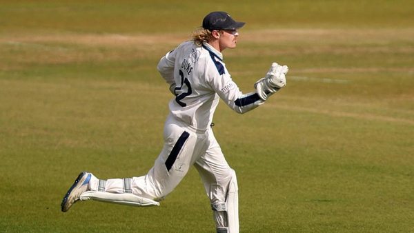 county-middlesex-use-wicketkeeper-harry-duke-as-injury-sub-moments-after-signing-him-on-loan-mid-game.Click to read full article.