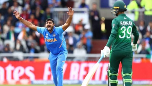 vijay-shankar-recalls-how-a-pakistan-fan-tried-to-rile-up-india-players-ahead-of-2019-world-cup-game.Click to read full article.