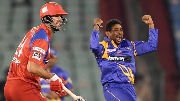 five-batting-legends-in-the-road-safety-world-series-who-still-look-good-enough-to-compete-with-the-best.Click to read full article.