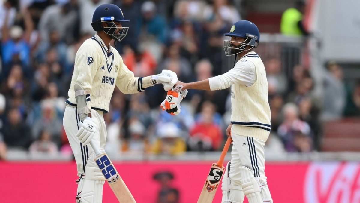 Ravindra Jadeja and Washington Sundar punch gloves in rear-guard Manchester partnership
