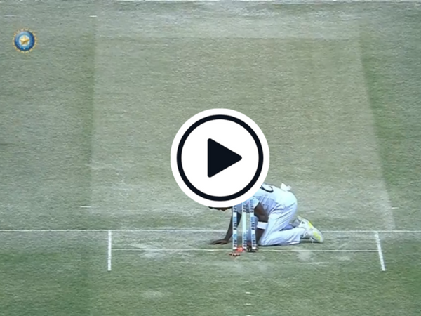 watch-this-sums-up-sri-lanka-today-visitors-miss-run-out-chance-after-shami-jadeja-stranded-at-one-end.Click to read full article.