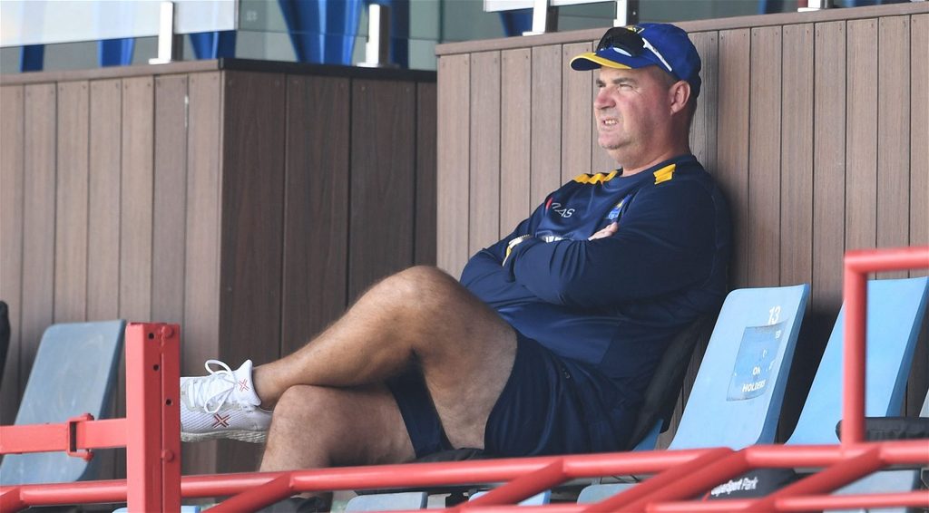 Bat, ground, glove: Mickey Arthur fumes after strange Joe Root reprieve
