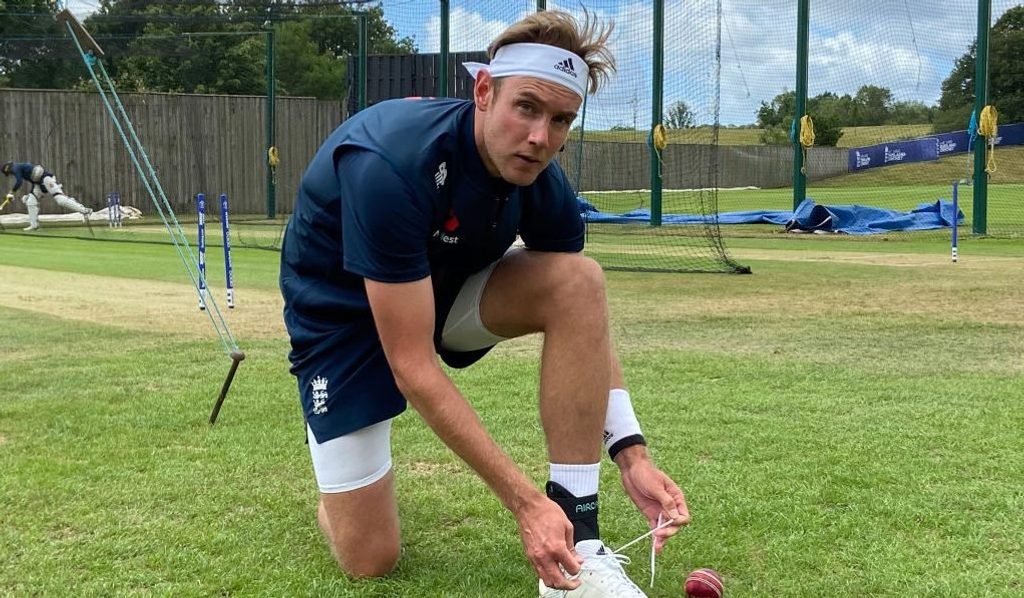 Stuart Broad: ‘Taking a knee would be a good thing to do’