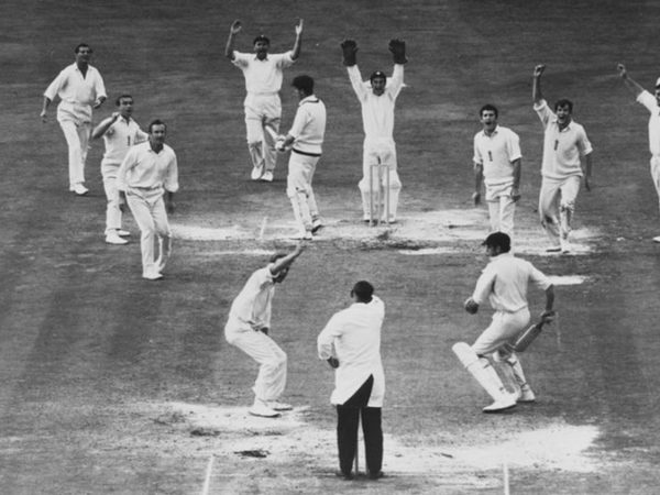 my-favourite-photo-deadly-derek-underwood-mops-up.Click to read full article.