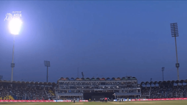 asia-cup-2023-floodlight-failure-leads-to-18-minute-delay-in-pakistan-bangladesh-clash.Click to read full article.