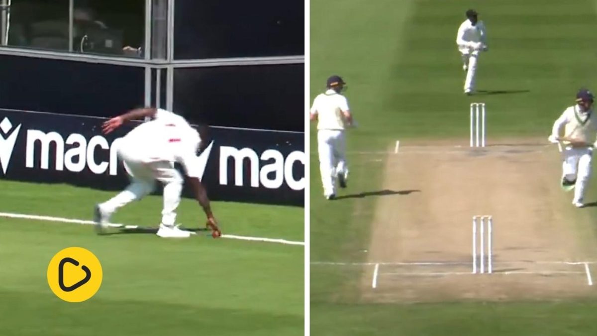 Ireland running five runs against Zimbabwe
