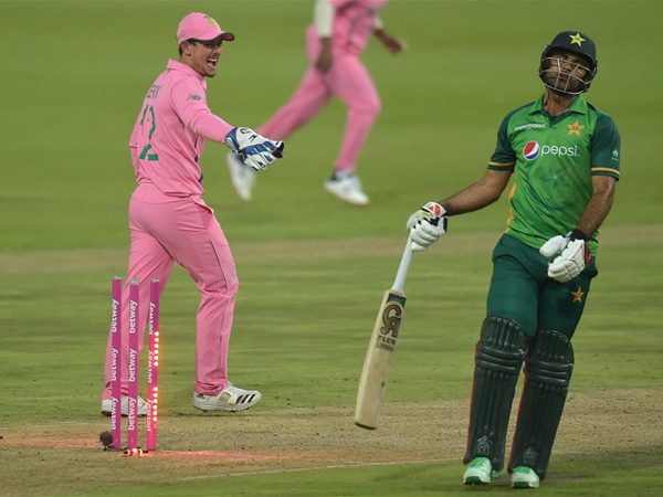 should-fakhar-zamans-run-out-dismissal-have-been-ruled-out-under-the-fake-fielding-law.Click to read full article.
