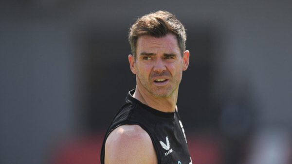 james-anderson-dons-whites-as-emergency-england-fielder-following-wicketkeeper-injury.Click to read full article.
