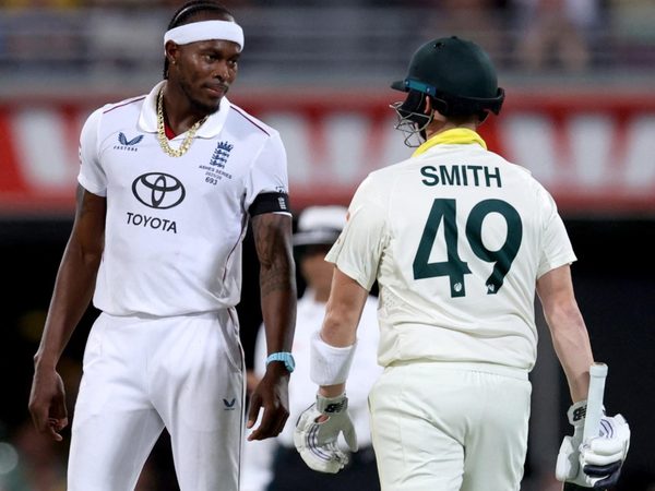 bowl-fast-when-theres-nothing-going-on-champion-smith-hammers-archer-for-back-to-back-boundaries-following-heated-on-field-exchange.Click to read full article.