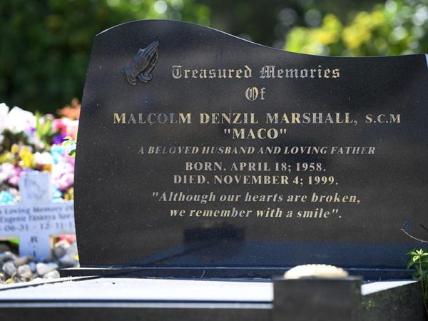 cricketers-gravestones-close-of-play-almanack.Click to read full article.
