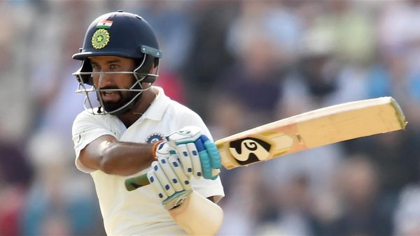 bangar-lauds-bloody-minded-pujara.Click to read full article.