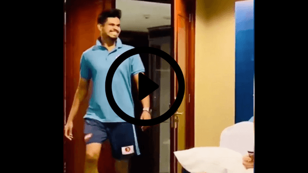 watch-shreyas-iyer-performs-hilarious-marcus-stoinis-impression-to-delhi-teammates.Click to read full article.