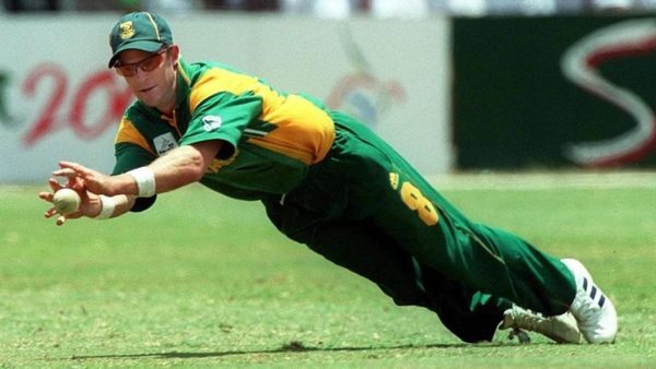 quiz-name-players-with-the-most-outfield-catches-in-a-single-odi-game.Click to read full article.