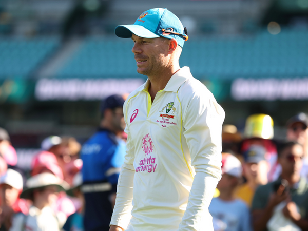 one-good-dig-australian-pundits-baffled-after-david-warner-awarded-player-of-the-series.Click to read full article.