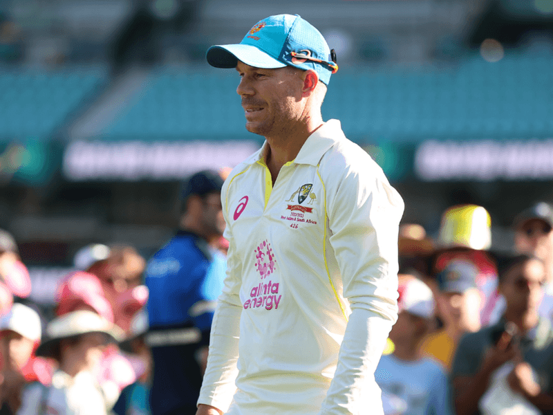 one-good-dig-australian-pundits-baffled-after-david-warner-awarded-player-of-the-series.Click to read full article.