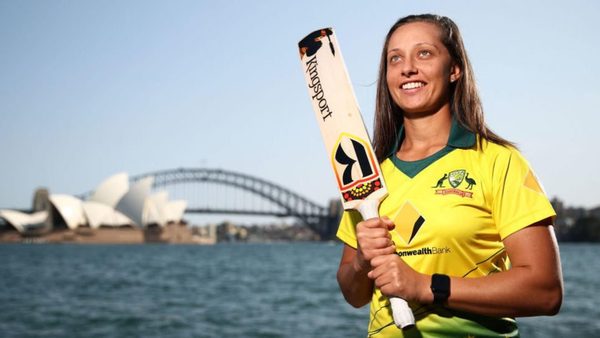 ashleigh-gardner-test-ashes.Click to read full article.