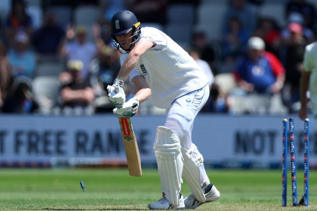 'Element of desperation' – Zak Crawley's 23-ball stay sums up chaotic first morning for England