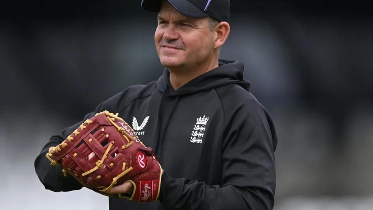 Matthew Mott leaves England coach role