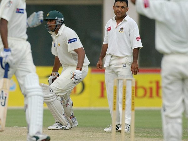 when-latifs-cheat-and-inzamams-masterpiece-spared-pakistans-blushes-against-bangladesh.Click to read full article.