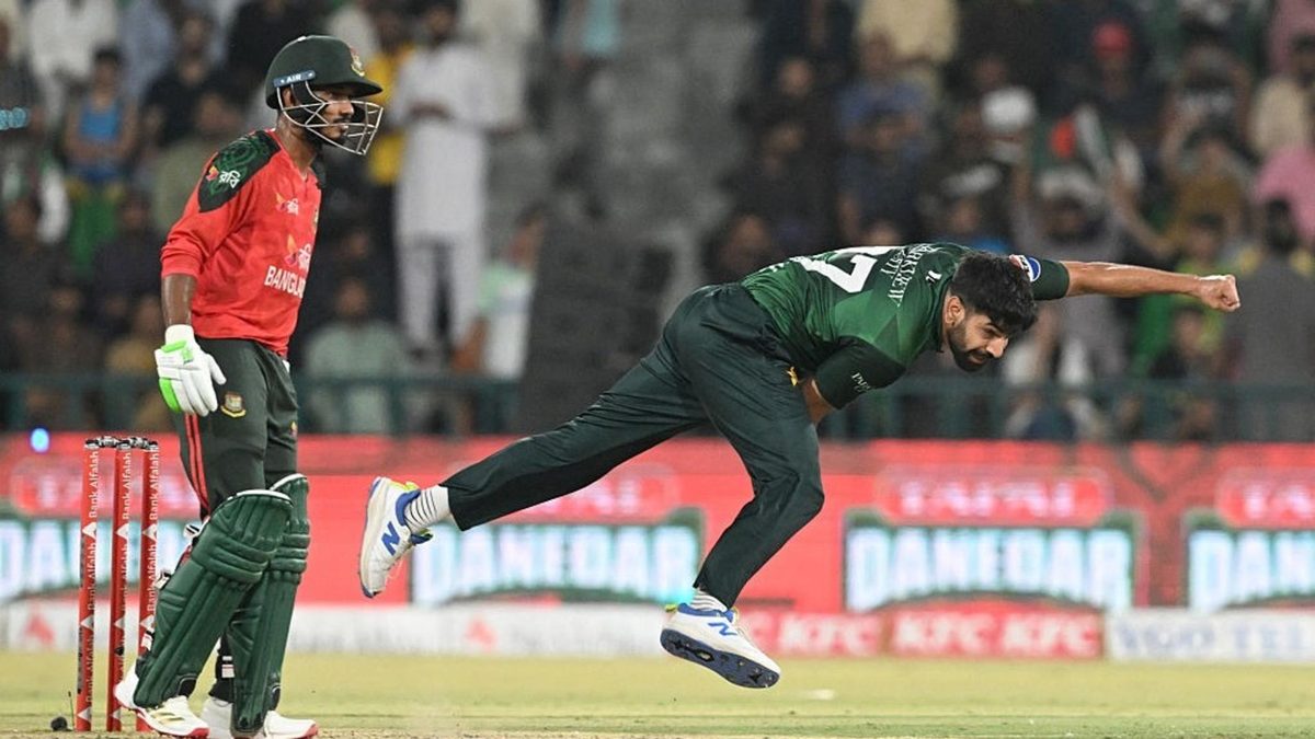 Pakistan and Bangladesh will face off in the third and final T20I in Lahore tonight (June 1). Find all the updates including toss, playing XIs and live scores here.