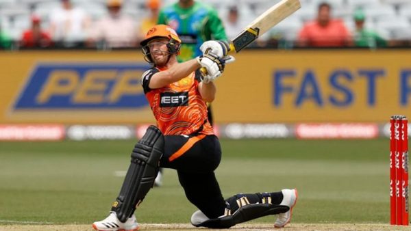 the-monster-six-that-shouldnt-have-happened-laurie-evans-takes-full-toll-of-power-surge-after-erroneously-keeping-strike-in-bbl.Click to read full article.