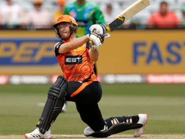 the-monster-six-that-shouldnt-have-happened-laurie-evans-takes-full-toll-of-power-surge-after-erroneously-keeping-strike-in-bbl.Click to read full article.