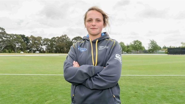 surreal-amelia-kerr-lets-record-breaking-effort-sink.Click to read full article.