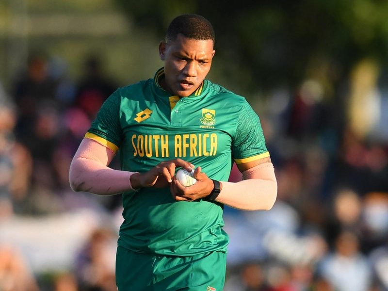hat-trick-five-for-south-africa-pacer-ottneil-baartman-snubbed-for-t20-world-cup-takes-team-to-sa20-playoffs.Click to read full article.