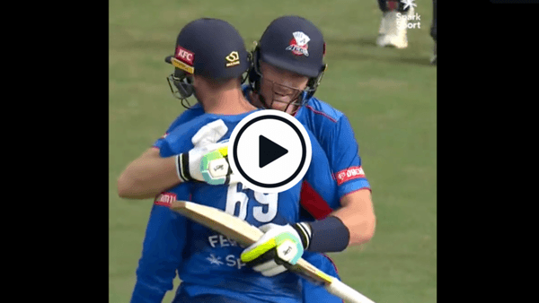 lockie-ferguson-follows-the-lead-of-trent-boult-to-win-match-with-a-last-over-six.Click to read full article.