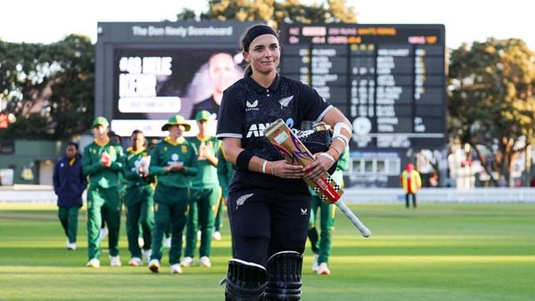 new-zealand-captain-amelia-kerr-single-handedly-takes-team-to-world-record-wodi-run-chase.Click to read full article.