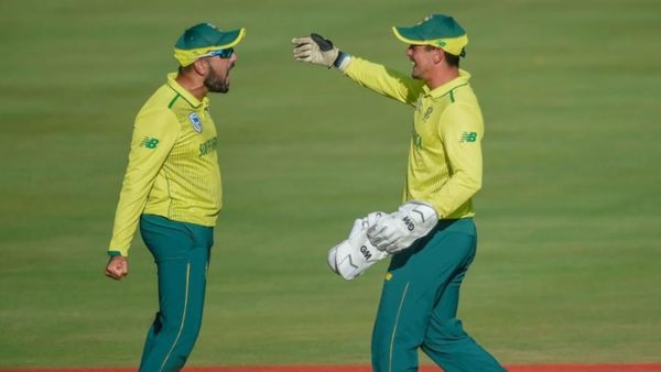 shamsi-claims-de-kock-was-trying-to-communicate-with-his-teammate-not-zaman.Click to read full article.