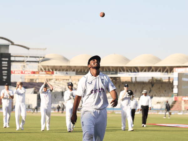 phil-walker-rehan-ahmed-james-anderson-pak-eng-tests.Click to read full article.