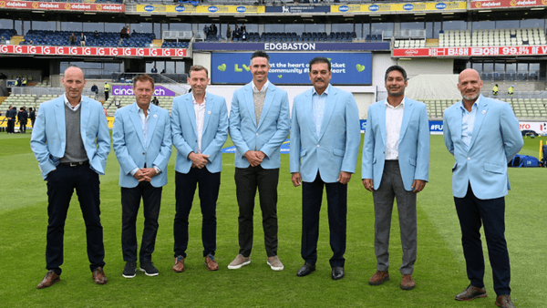 commentary-box-left-in-hysterics-after-ravi-shastri-crops-out-nasser-hussain-from-twitter-picture.Click to read full article.