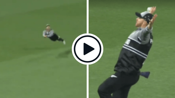 watch-you-are-joking-thats-what-dreams-are-made-of-glenn-phillips-takes-catch-of-the-tournament-contender.Click to read full article.