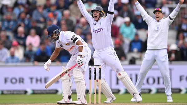 could-old-trafford-fall-foul-of-icc-pitch-regulations-after-bashir-pea-shooter-wicket.Click to read full article.