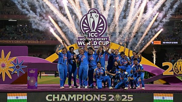 a-live-account-of-how-indias-long-night-of-celebration-unfolded-in-mumbai.Click to read full article.