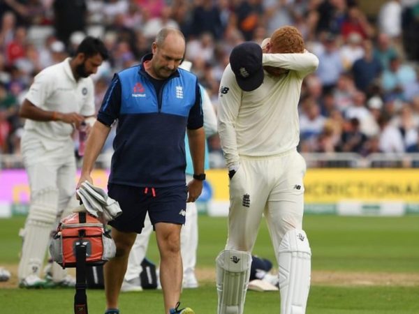 bairstow-injured-finger-bat.Click to read full article.