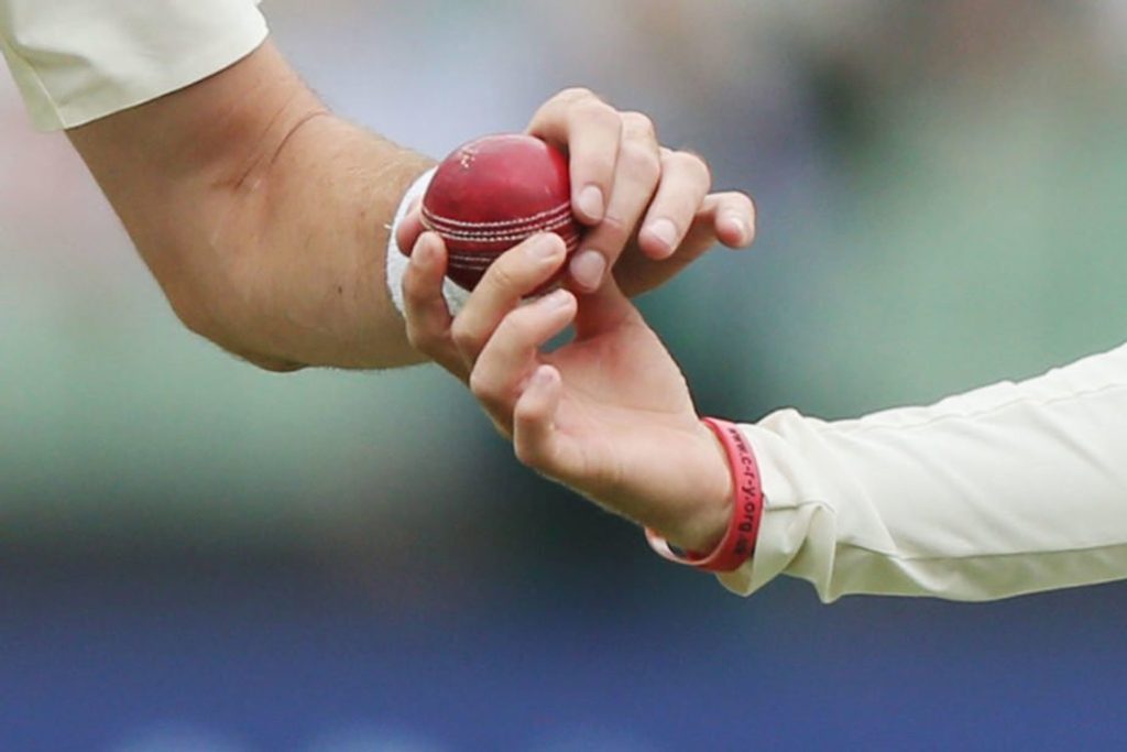 Trevor Bayliss slams “pommie-bashing” ball-tampering allegations