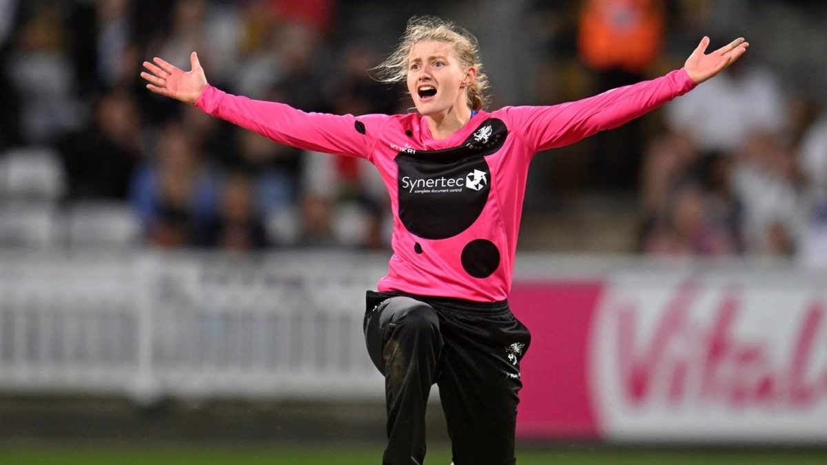 Charlie Dean appeals in the 2025 women's T20 Blast