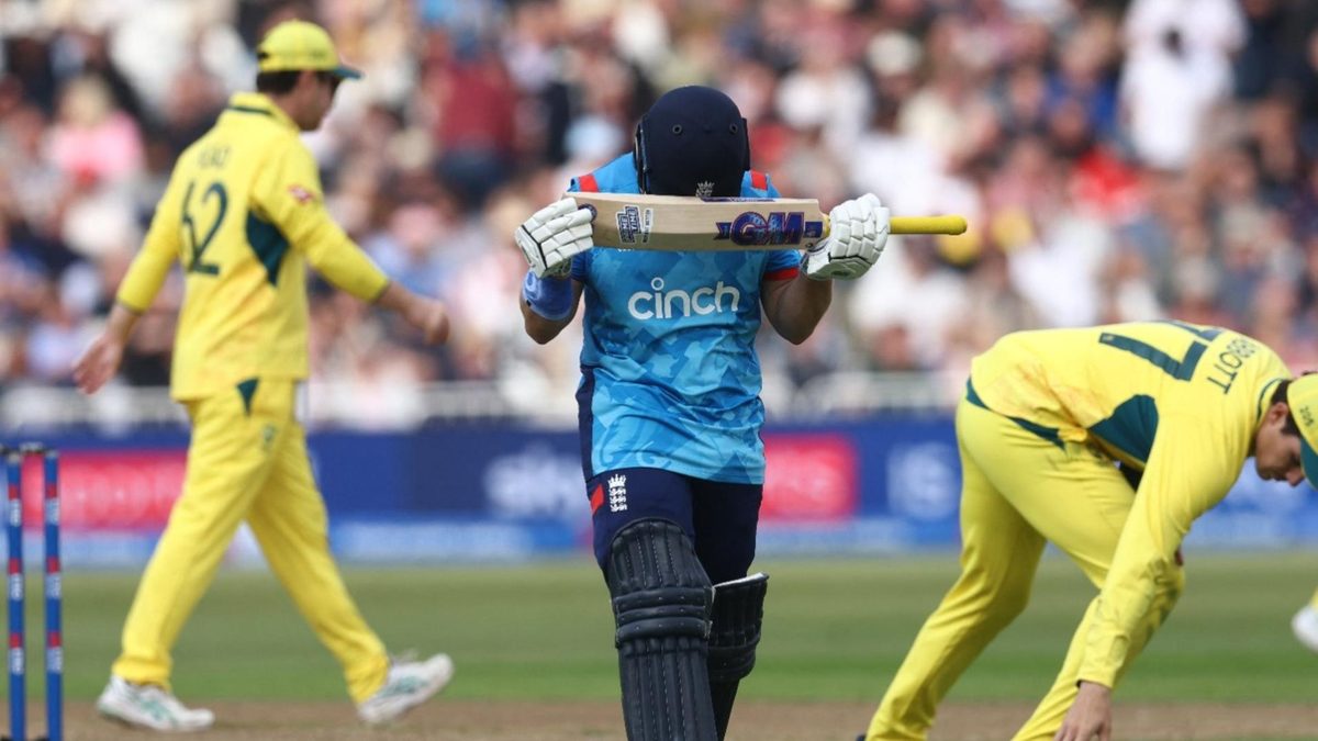 Ben Duckett walks off after falling five runs short of a maiden odi century