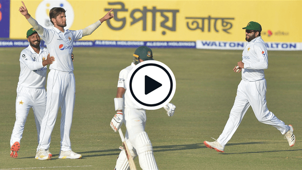 watch-bangladesh-fans-chant-matthew-wade-at-shaheen-afridi-shaheen-responds-with-new-ball-fire.Click to read full article.