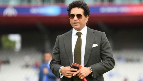 tendulkar-settles-lawsuit-spartan-australian-bat.Click to read full article.