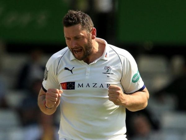 warwickshire-sign-tim-bresnan-from-yorkshire.Click to read full article.