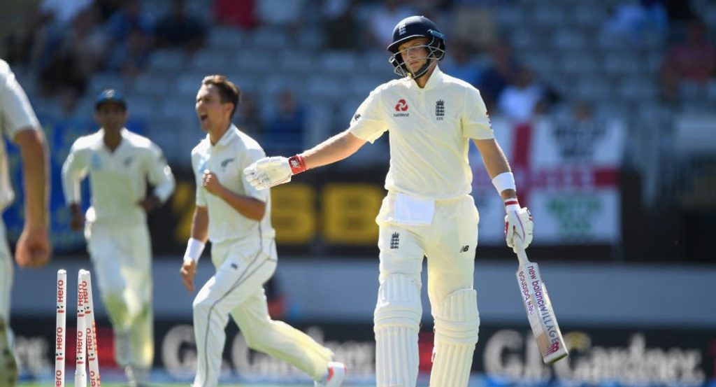 New Zealand lead by 117 after England collapse for 58