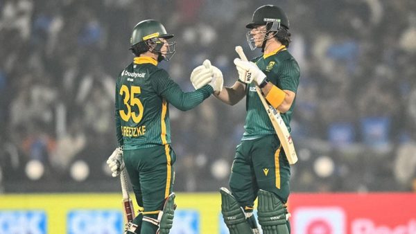 highest-odi-chases-full-list-south-africa-equal-india-record-enter-all-time-top-ten.Click to read full article.